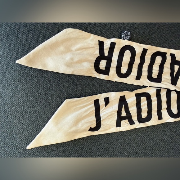 DIOR Twilly - RARE FIND! - Picture 12 of 16